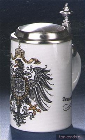 Пивная кружка с крышкой и изображением герба Германии