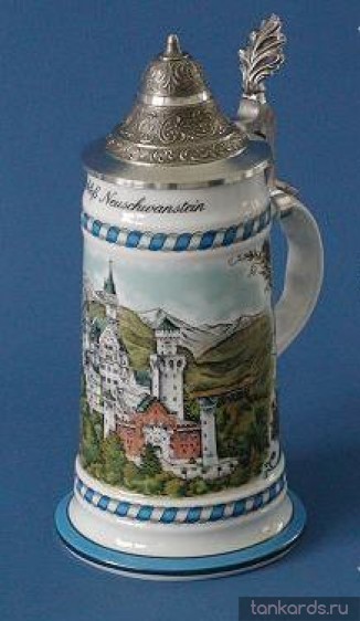 Немецкая керамическая пивная кружка с конусовидной крышкой и рисунком замка Нойшванштайн