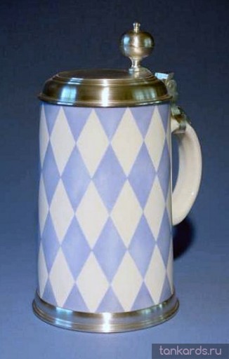Фаянсовая литровая пивная кружка с крышкой и рисунком баварского флага