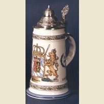 Немецкая керамическая пивная кружка с конусовидной оловянной крышкой и гербом Королевства Бавария 1806 года